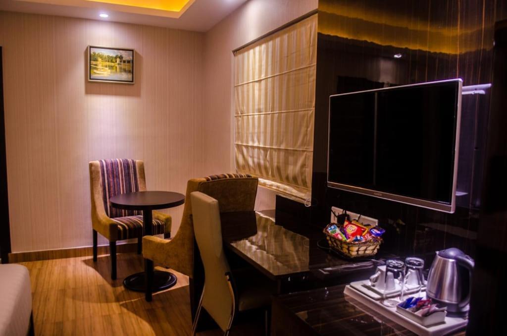 Hotel Comfotel Kalkuta Zewnętrze zdjęcie