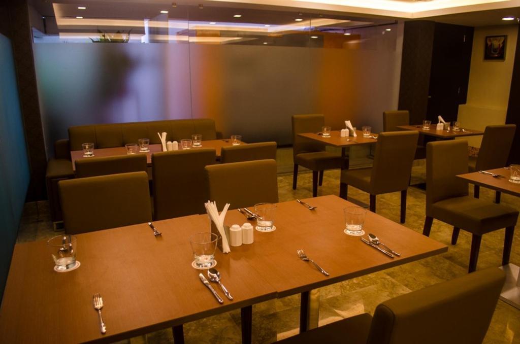 Hotel Comfotel Kalkuta Zewnętrze zdjęcie
