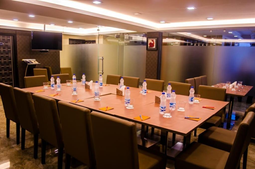 Hotel Comfotel Kalkuta Zewnętrze zdjęcie