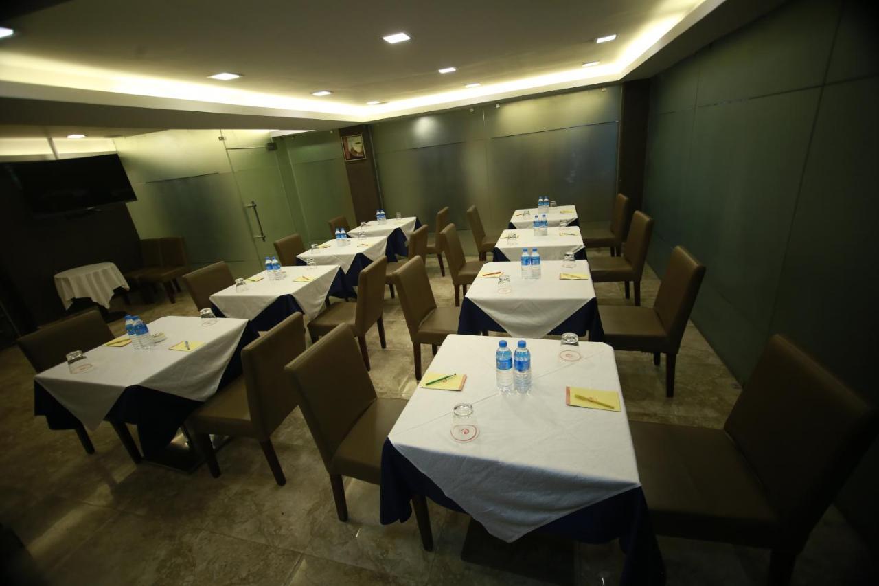 Hotel Comfotel Kalkuta Zewnętrze zdjęcie