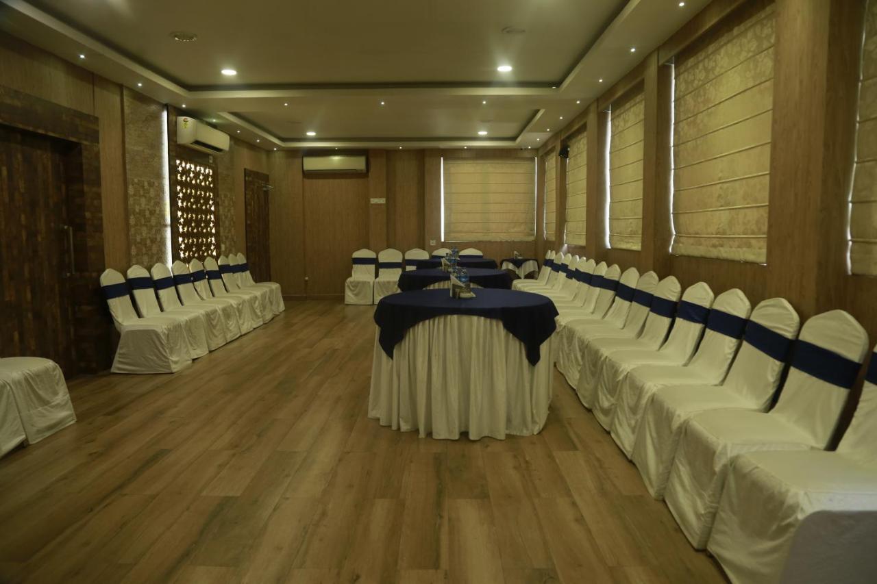Hotel Comfotel Kalkuta Zewnętrze zdjęcie